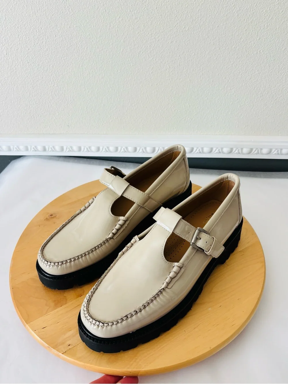 NEW G.H. Bass Weejuns Cream Patent Mary Jane Loafers with Buckle T-Strap Size 10